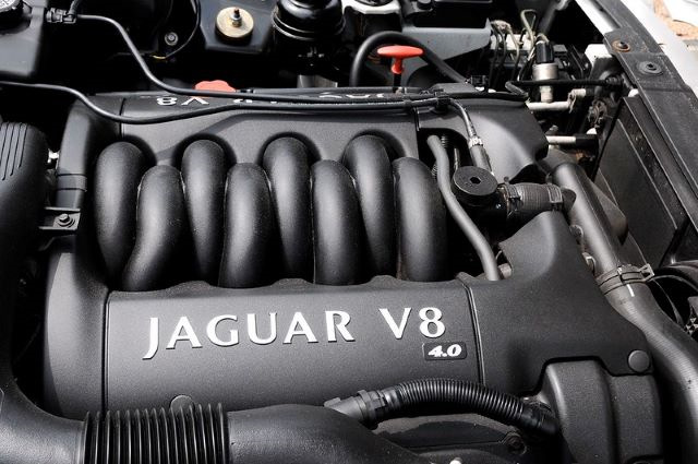 jaguar xk8